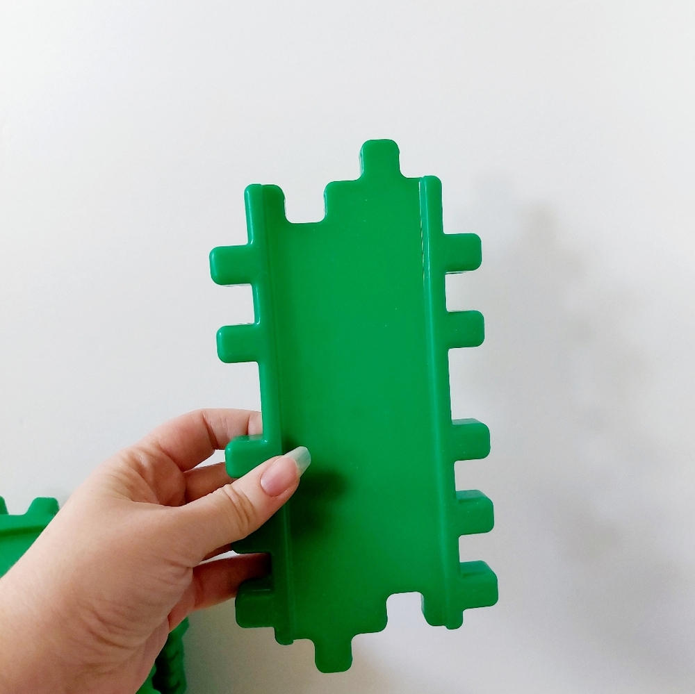29 Piece Vintage Little Tikes Green Yellow Road (compatible with Waffle Blocks)‎ - Picture 6 of 8
